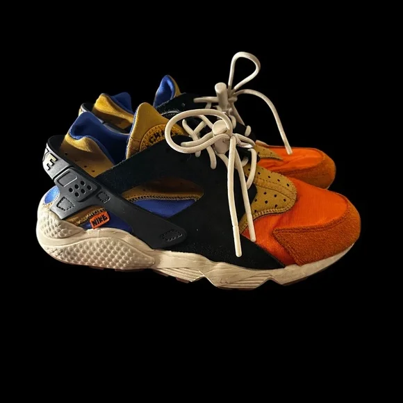 Nike womens Air Huarache 'ACG gold/orange/black 10 - Picture 4 of 7